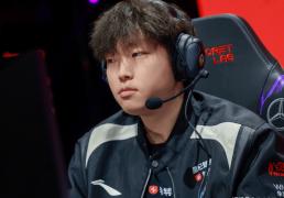 Bin接(jiē)受采訪(fǎng)，对上單(dān)英(yīng)雄(xióng)按(àn)喜好进行排名，第(dì)一名是(shì)坦克英(yīng)雄(xióng)