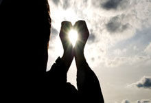 马斯克为Grok5预熱(rè)：以嚴(yán)苛條(tiáo)件(jiàn)挑战LOL人类战队，AI新突破？