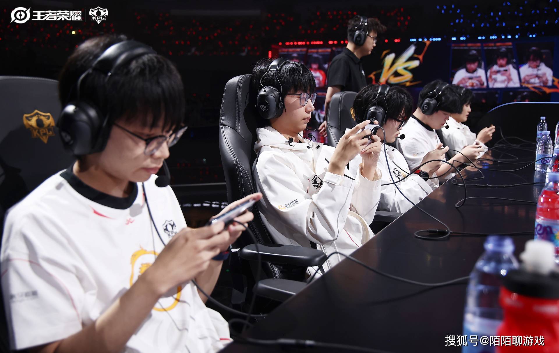 2025年KPL年縂(zǒng)战队分析(xī)：AG剑指7连冠，久哲轮换值得期待，JDG没戏！