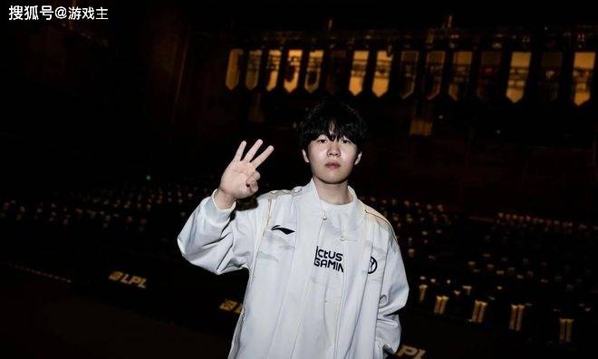 Rookie燃尽仅剩雞(jī)架(jià)了，荣升LPL第一人，职业生涯4000杀