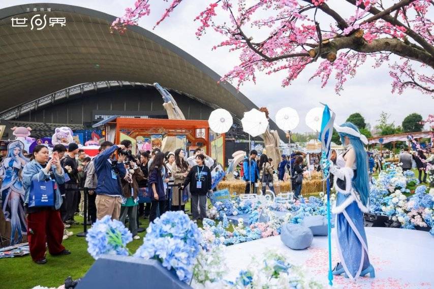 王(wáng)者(zhě)荣耀(yào)十周年重磅官宣，《王(wáng)者(zhě)荣耀(yào)世界》2026年春(chūn)天與(yǔ)玩家见面