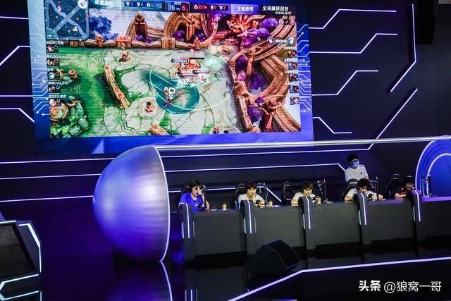 想赚大錢(qián)，可以关注(zhù)電(diàn)竞比赛周边产业发展，電(diàn)竞選(xuǎn)手(shǒu)收(shōu)入直线上升