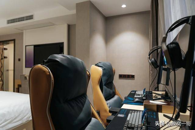 想赚大錢(qián)，可以关注(zhù)電(diàn)竞比赛周边产业发展，電(diàn)竞選(xuǎn)手(shǒu)收(shōu)入直线上升