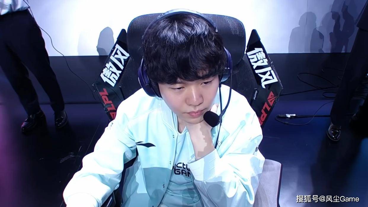 LOL十年賽(sài)事博(bó)主退网!LCK賽(sài)前整活:用河蟹预测比(bǐ)賽(sài)结果