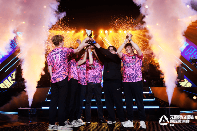 無(wú)畏契约年終(zhōng)狂歡(huān)福州落幕(mù)：国际战队夺冠，全民电竞盛(shèng)宴(yàn)引爆(bào)全城