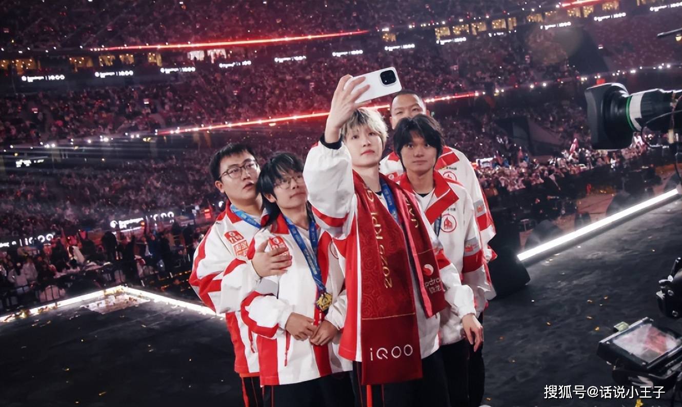 KPL解说内涵LPL，遭(zāo)到反噬！AG不是第1支在鸟巢夺冠(guān)的中(zhōng)国战队